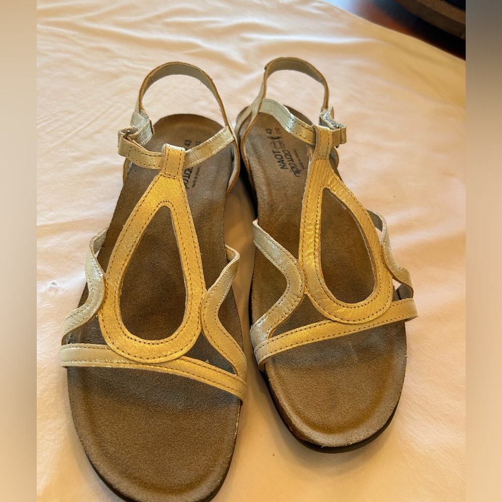 Naot Dorith women’s sandal Euro size 43. Never worn.